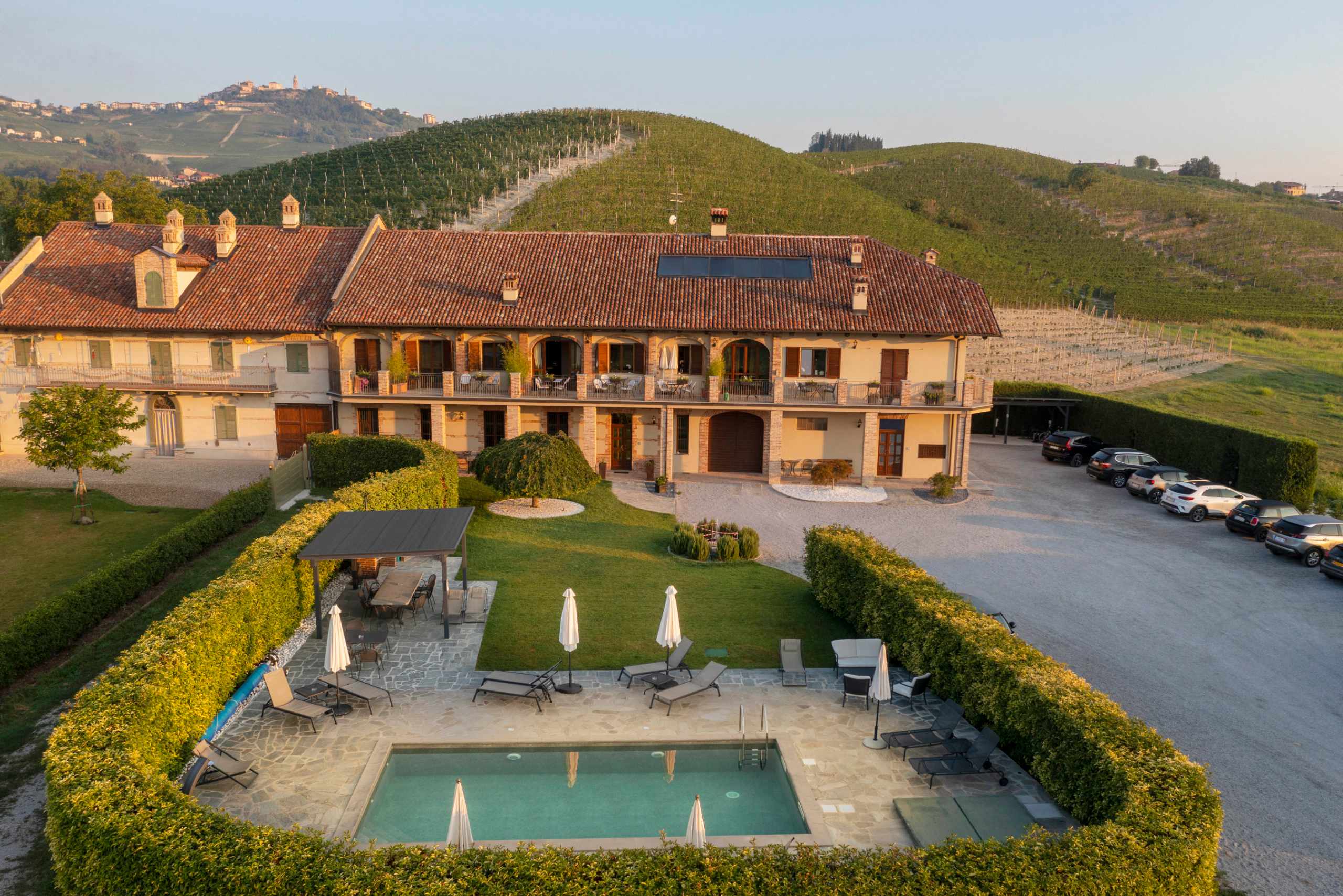 Haus mit Pool und Garten